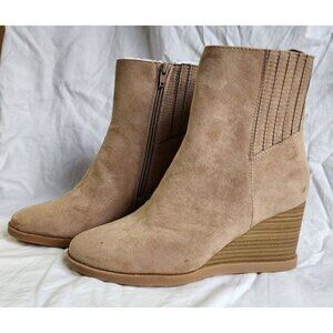 New Women's Cypress Boots Wedged Hell - Universal Thread Taupe/Tan Size 9.5
